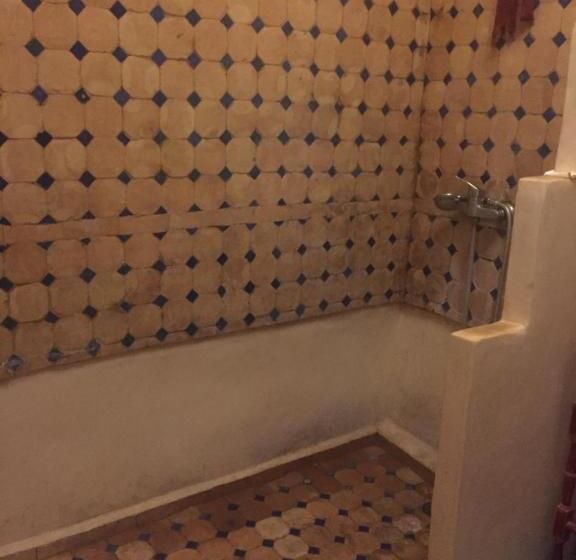 Номер Стандарт, Sallys