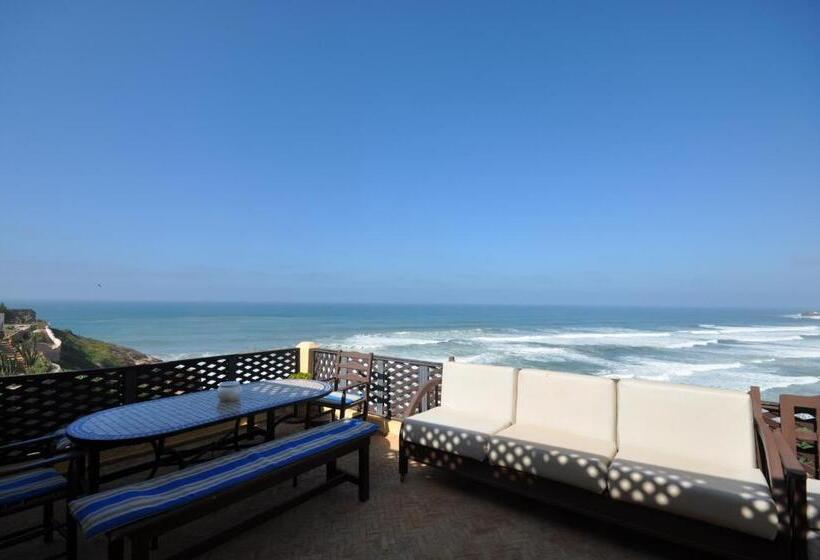 Студия Стандарт Вид на Море, Sallys