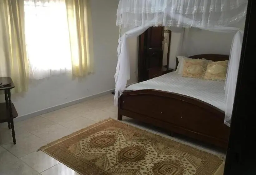 Deluxe Suite King Bed, Kigezi Gardens Inn