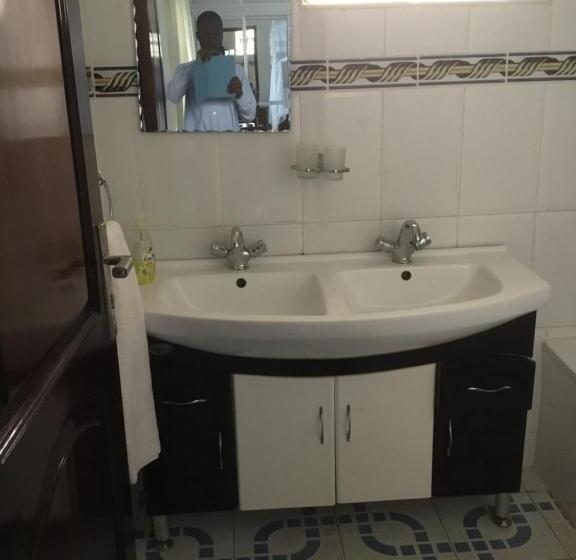 Deluxe Suite King Bed, Kigezi Gardens Inn