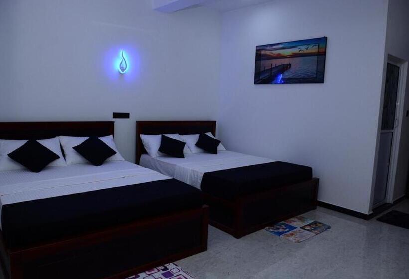 패밀리 룸, Liyonaa Beach