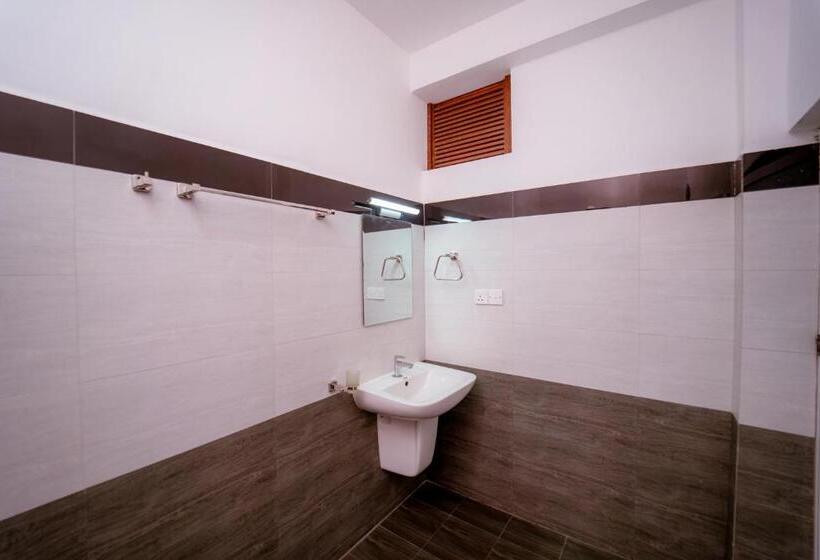 패밀리 룸, Liyonaa Beach