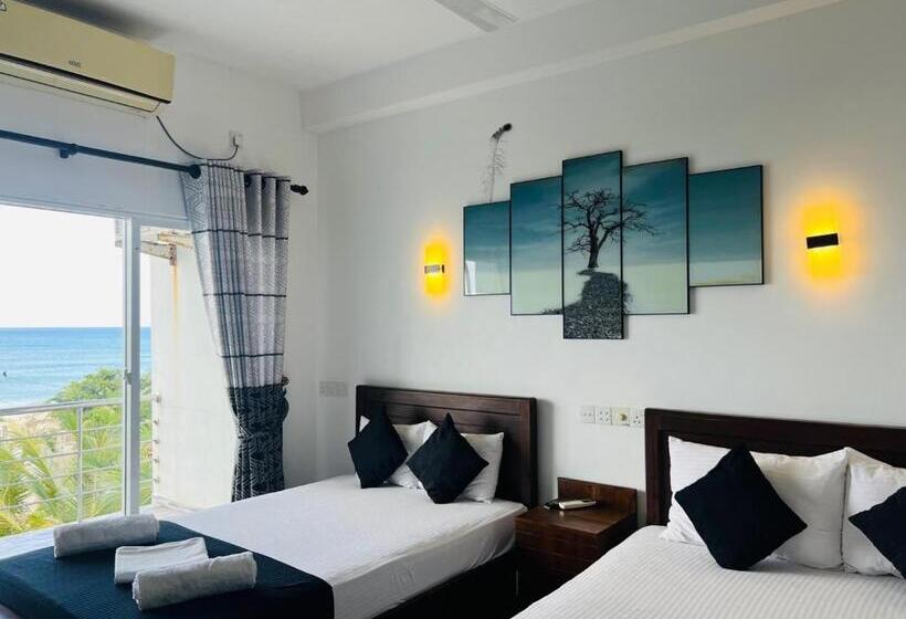 바다 전망 디럭스 3인룸, Liyonaa Beach