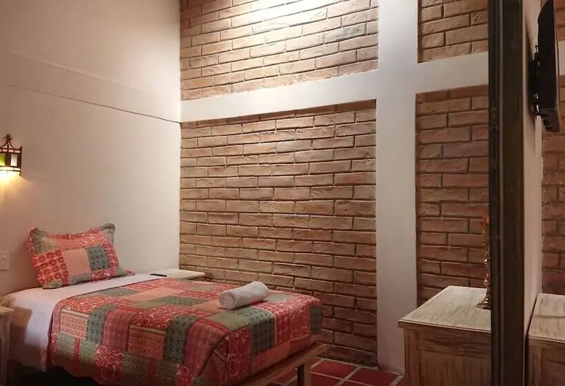 Economy Triple Room, Villa Mimi