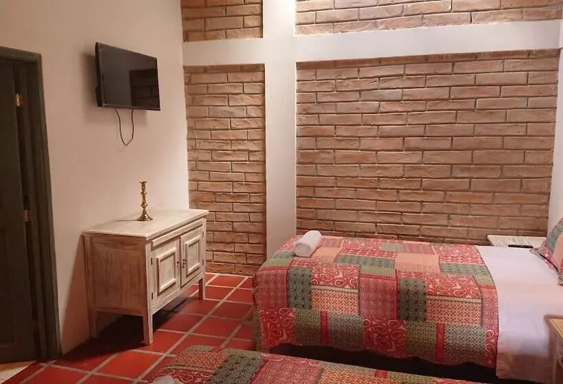 Economy Triple Room, Villa Mimi