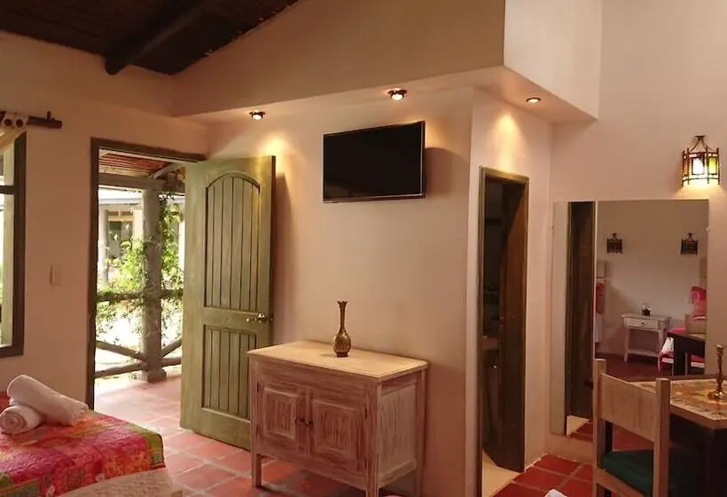 اتاق راحتی سه تخته, Villa Mimi