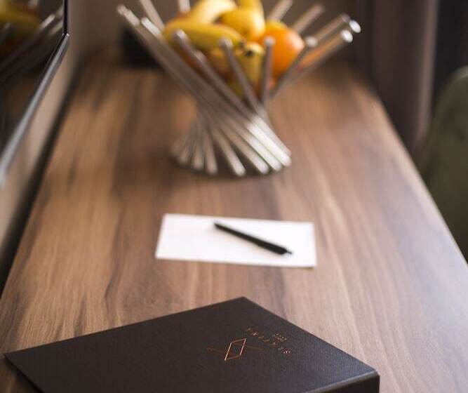 اتاق لوکس, A Hoteli   Hotel Slatina