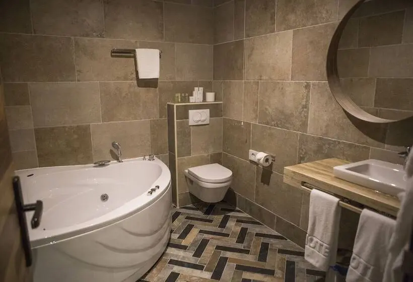 اتاق لوکس, A Hoteli   Hotel Slatina