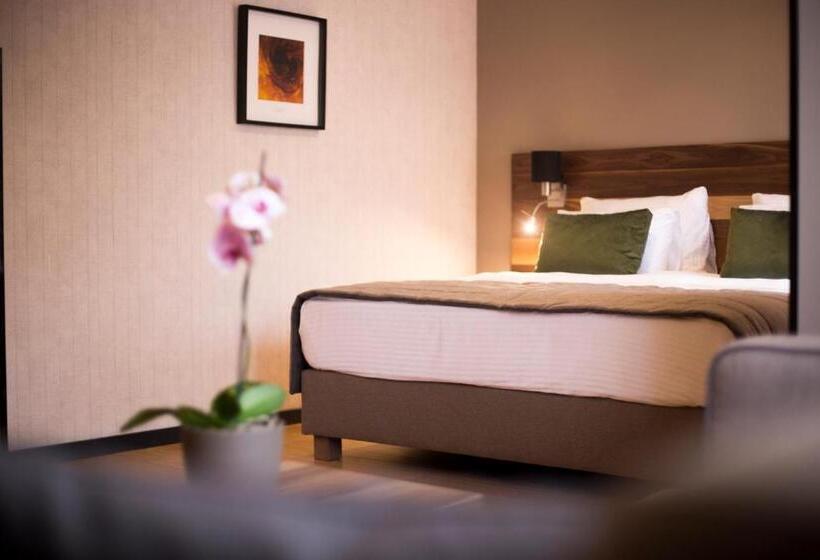 اتاق لوکس, A Hoteli   Hotel Slatina