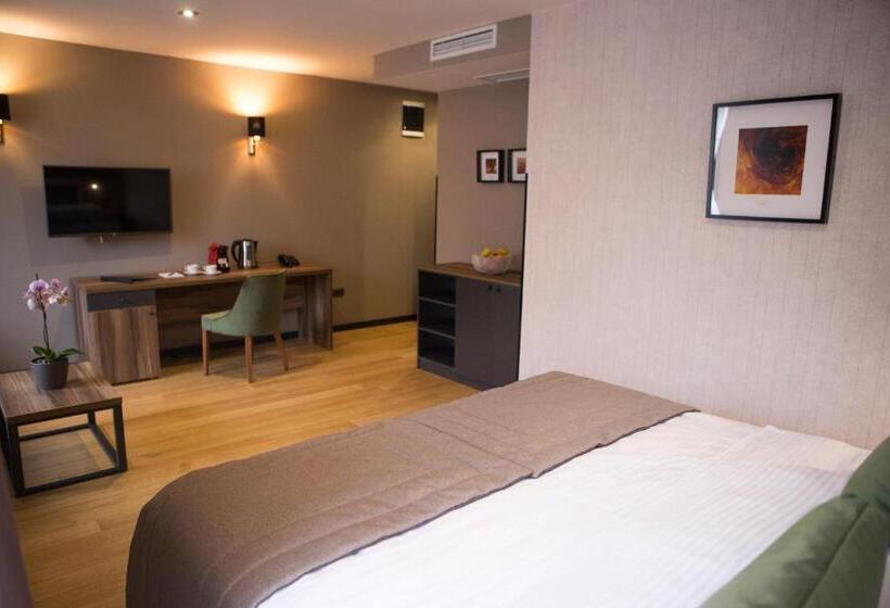 اتاق لوکس, A Hoteli   Hotel Slatina