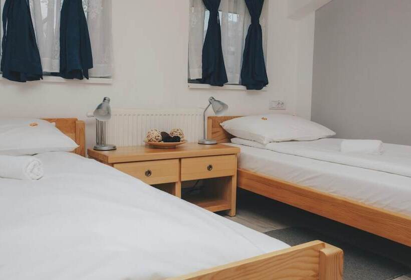 اتاق استاندارد, Bloom Inn