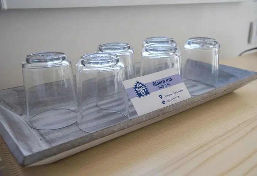 اتاق استاندارد سه نفره, Bloom Inn