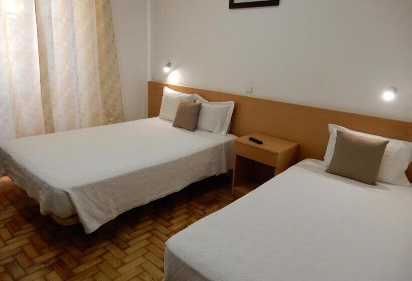 غرفة قياسية ثلاثية, Guesthouse Coimbra City