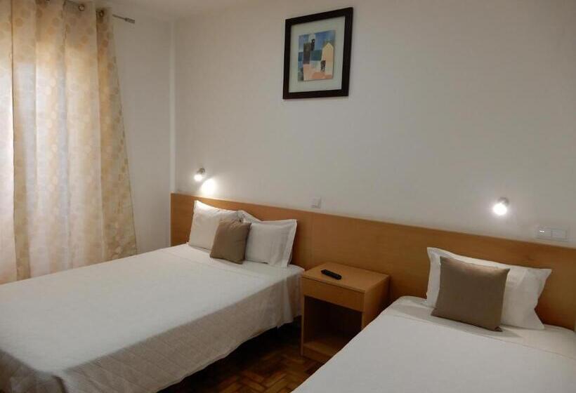 غرفة قياسية ثلاثية, Guesthouse Coimbra City