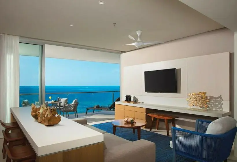 スイートクラブ シービュー, Dreams Vista Cancun Golf & Spa Resort