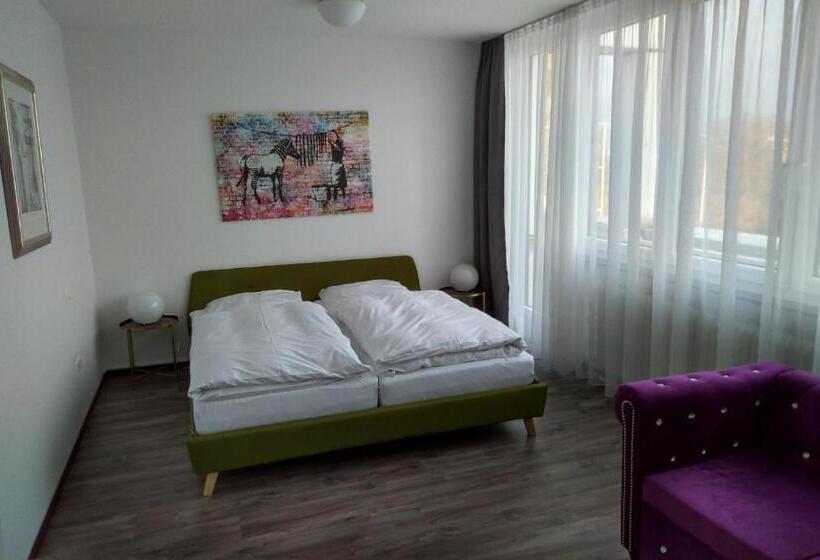 Business rum, Atelier Guesthouse