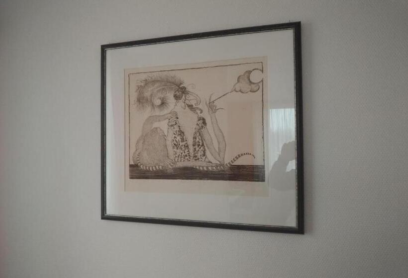 Juniorsvit, Atelier Guesthouse