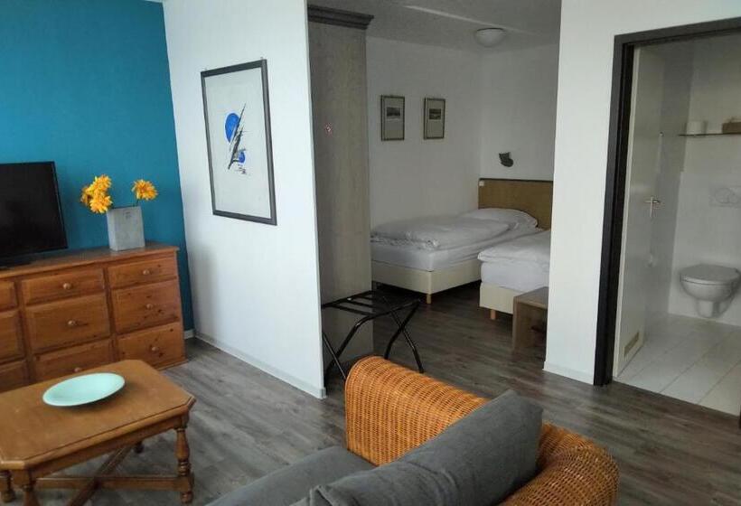 سوییت جونیور, Atelier Guesthouse