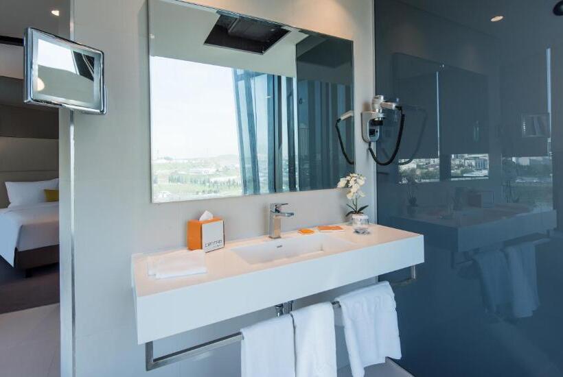 キングサイズベッドのスタンダードルーム, Centro Westside By Rotana