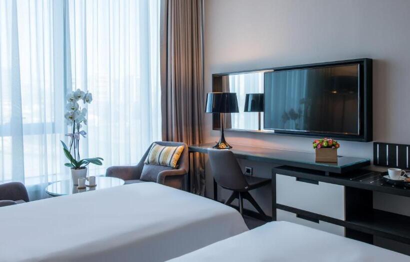 スタンダードシティビュールーム, Centro Westside By Rotana