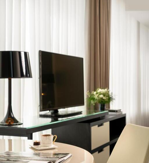 スイート, Centro Westside By Rotana