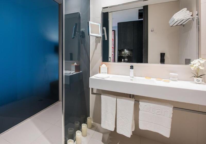 キングサイズベッドのスタンダードルーム, Centro Westside By Rotana