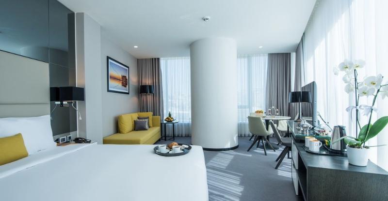 スイート, Centro Westside By Rotana