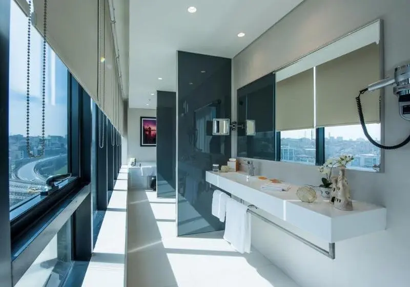 スイート, Centro Westside By Rotana