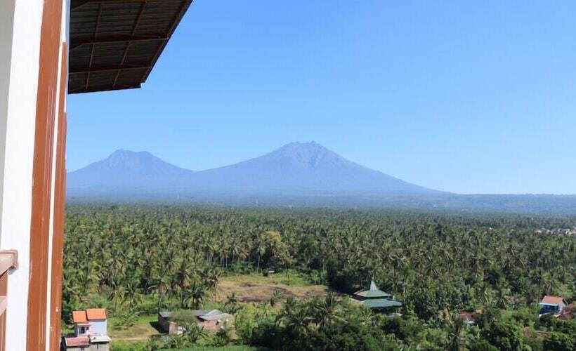 キングサイズベッドのエクゼクティブルーム, Illira Hotel Banyuwangi