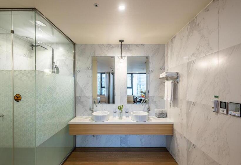 חדר דלוקס, Jk Blossom