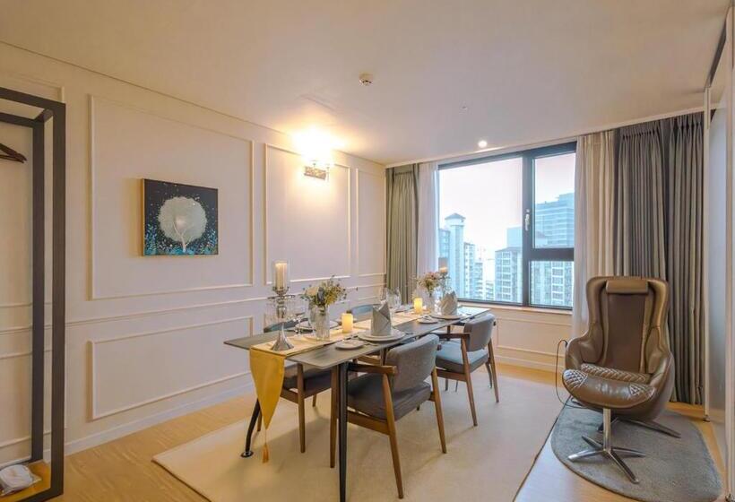 חדר דלוקס, Jk Blossom