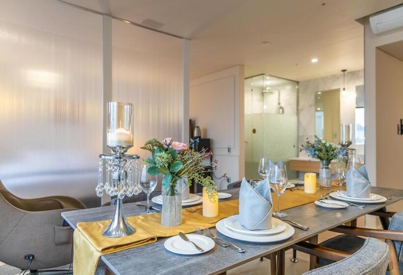 חדר דלוקס, Jk Blossom