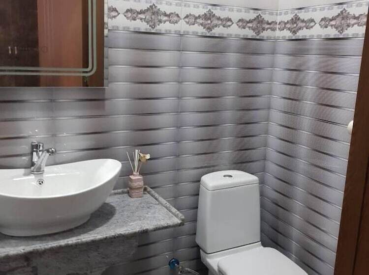 اتاق استاندارد, Makona