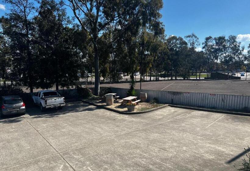 基本间, The Family