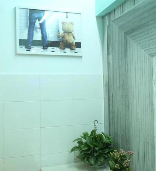 Quarto Estandar Banheiro Compartilhado, Wuhan Worry-free Capsule