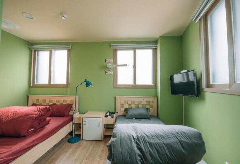 Quarto Triplo Basic, Daegu Midtown Hostel