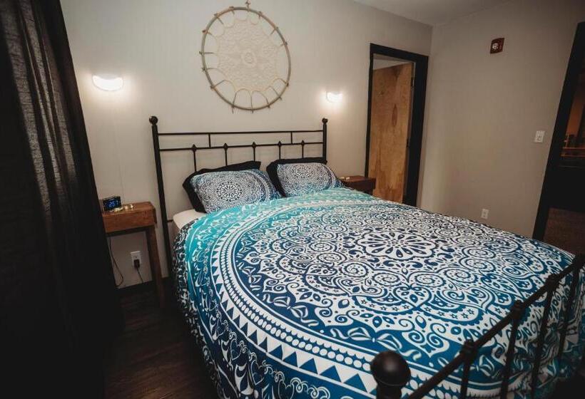 إستوديو قياسى, The Haven Hostel