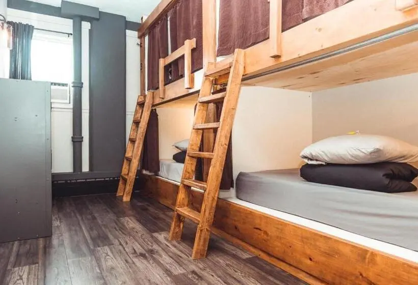 Perhehuone, The Haven Hostel