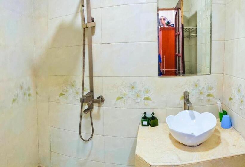 اتاق استاندارد چهار تخته, Nguyen Dang Guesthouse