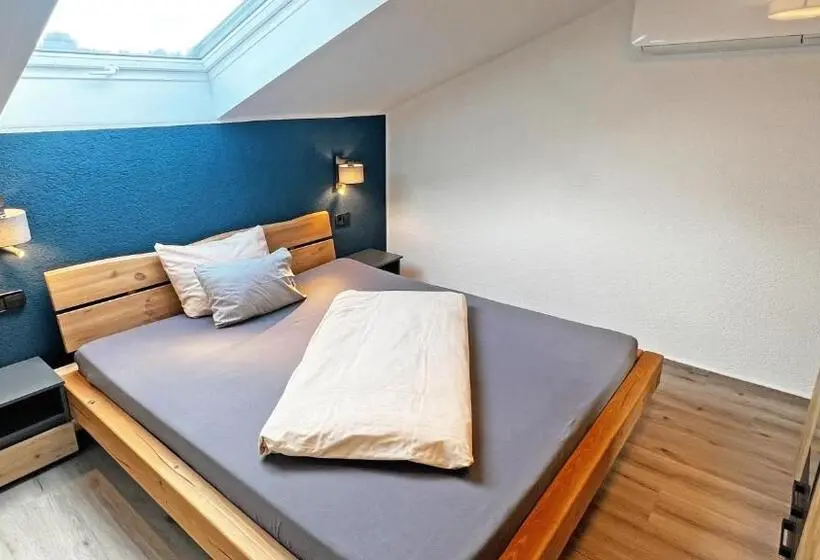 スタンダードスタジオ, Hil   Hotel Im Lus Schopfheim