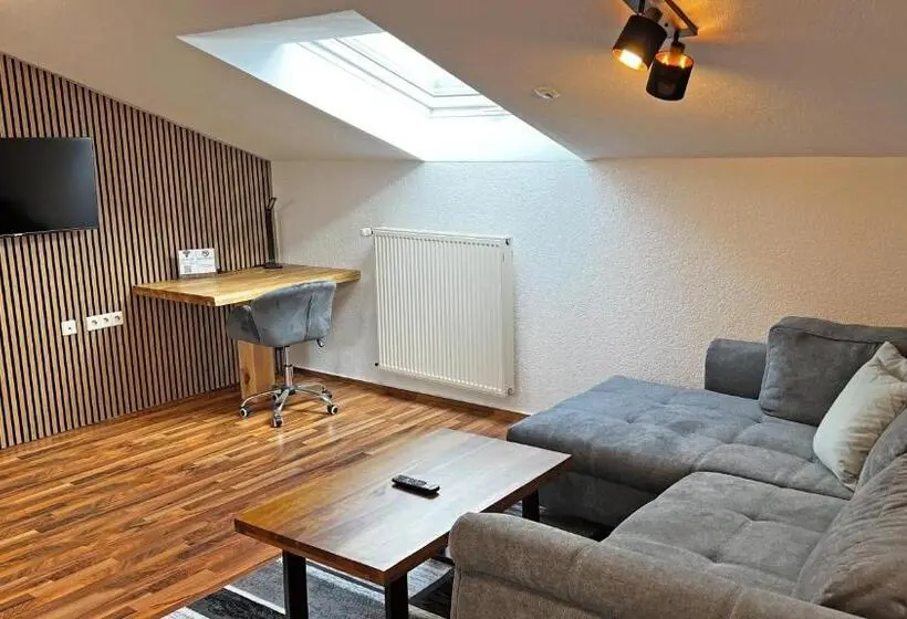 スタンダードスタジオ, Hil   Hotel Im Lus Schopfheim