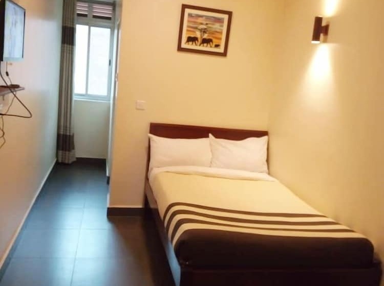 Standard Single Room, Fortune