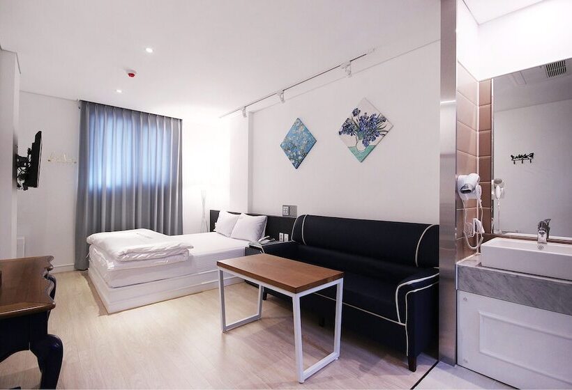 غرفة ديلوكس, Insomnia