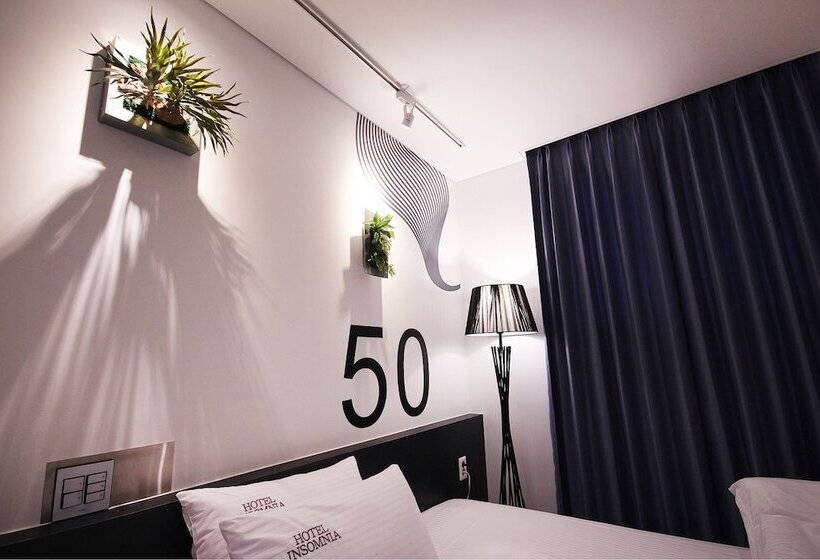 غرفة بريميوم, Insomnia