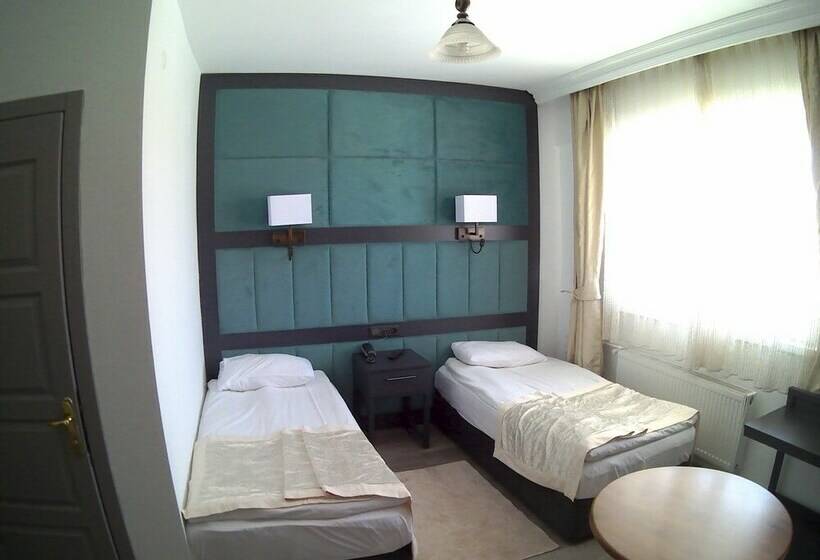 اتاق استاندارد سه نفره, Karabag