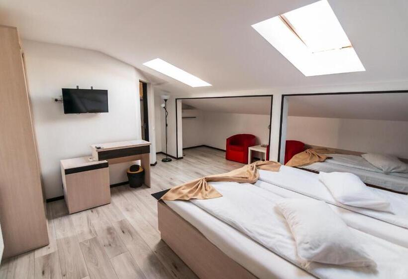 Economy Triple Room, Residence Riverside