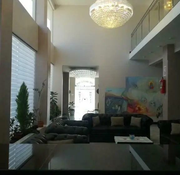 اتاق استاندارد یک نفره, The Oruro Inn