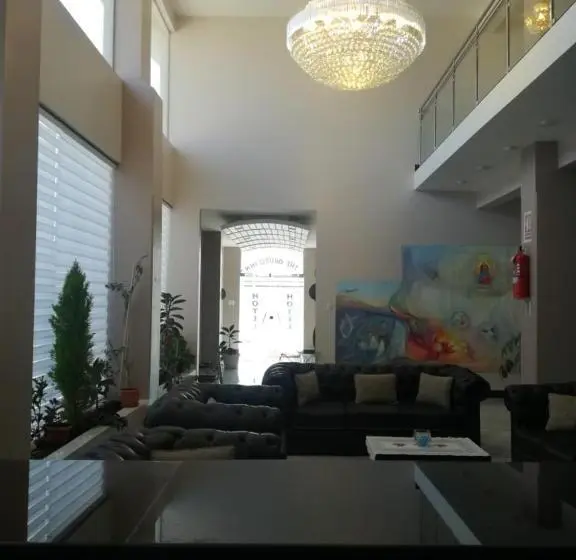 اتاق استاندارد, The Oruro Inn