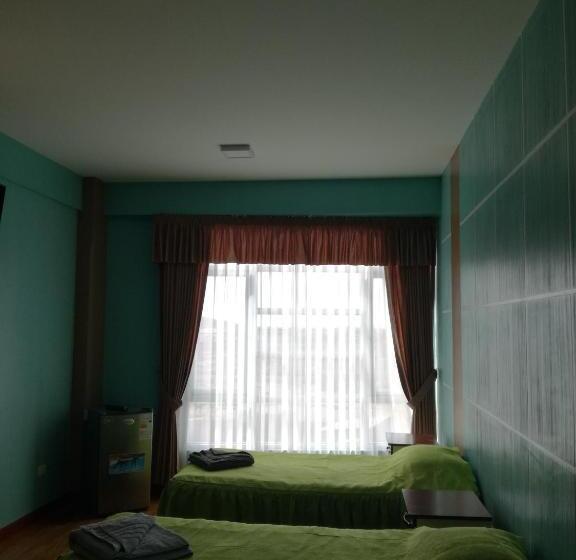 Háromágyas Standard Szoba, The Oruro Inn