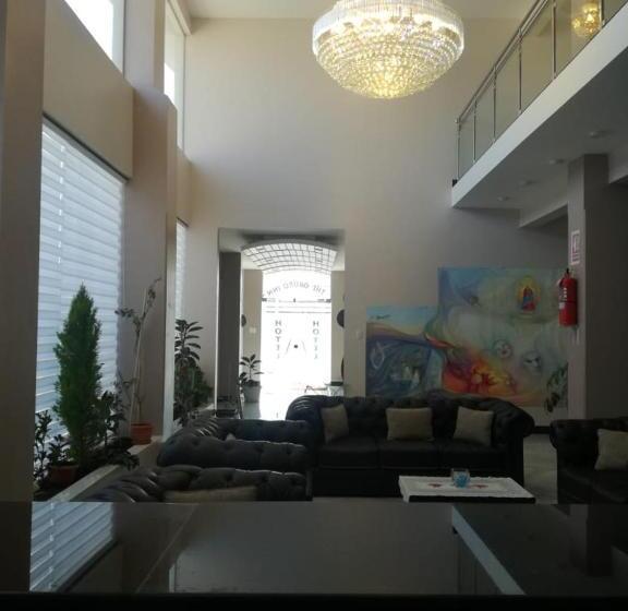 Háromágyas Standard Szoba, The Oruro Inn